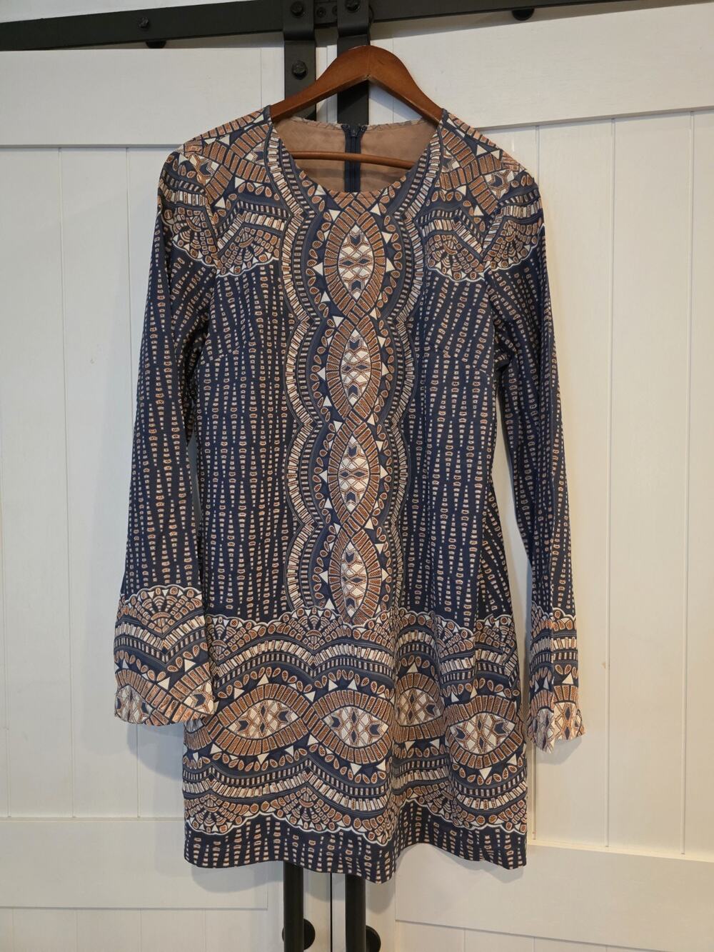 BCBGMAXAZRIA Runway Allina Shift Dress Women Large Blue Tribal Print Long Sleeve